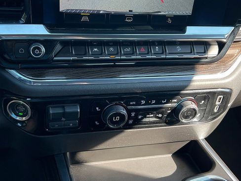 Used 2024 Chevrolet Silverado 1500 LT Trail Boss w/ Convenience Package II image 14