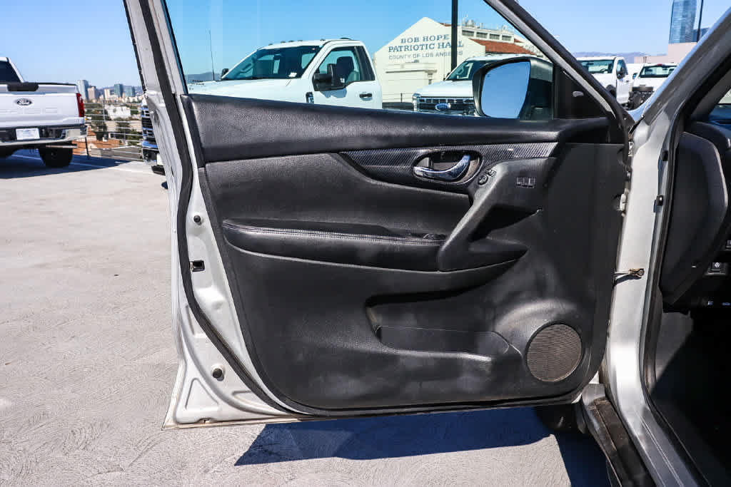 Used 2017 Nissan Rogue SL w/ SL Premium Package FWD image 20