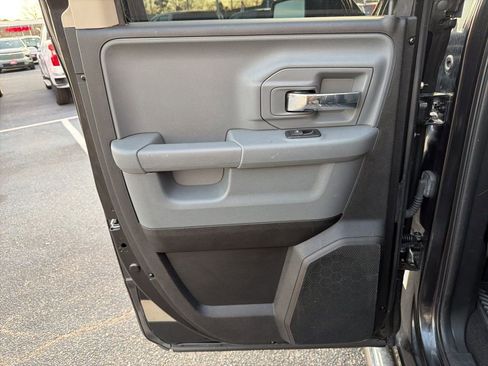 Used 2017 RAM 1500 Classic SLT image 18