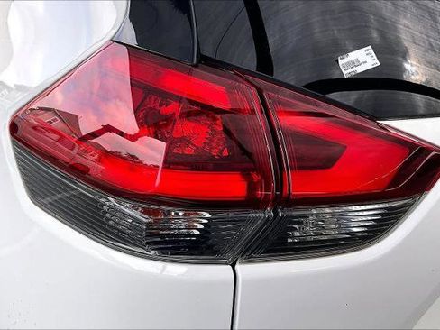 Certified 2019 Nissan Rogue SV image 28