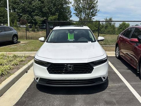 Used 2023 Honda Accord EX image 2