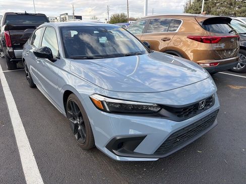 Used 2023 Honda Civic Sport image 4