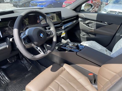 New 2026 BMW 530i xDrive w/ M Sport Package AWD/4WD image 11