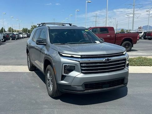 New 2026 Chevrolet Traverse LT w/ Driver Confidence Package AWD/4WD image 10