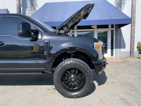 Used 2020 Ford F250 Platinum w/ FX4 Off-Road Package AWD/4WD image 42