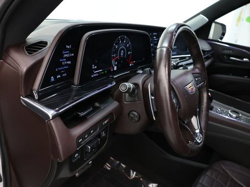 Used 2024 Cadillac Escalade ESV V w/ Heavy-Duty Trailer Package AWD/4WD image 81