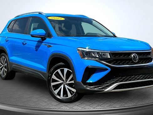 Used 2022 Volkswagen Taos SE AWD/4WD image 2