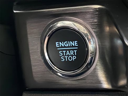 Used 2023 Ford F250 Lariat w/ Sport Appearance Package image 34