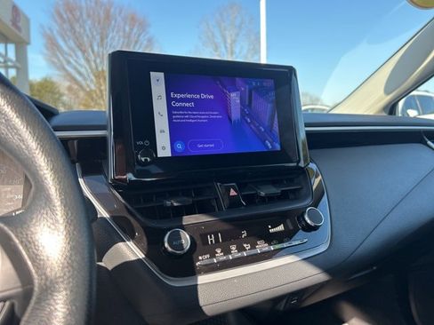 Used 2025 Toyota Corolla LE image 21