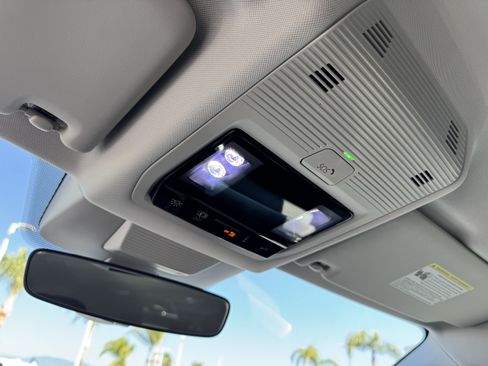 Certified 2025 Volkswagen Tiguan S AWD/4WD image 27