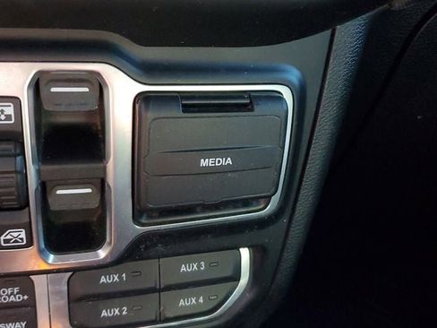 Certified 2020 Jeep Gladiator Rubicon image 34