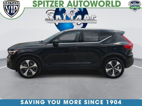 Used 2025 Volvo XC40 B5 Plus AWD/4WD image 6