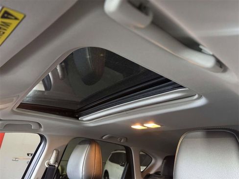 Used 2022 MAZDA CX-5 AWD 2.5 S w/ Premium Package image 19