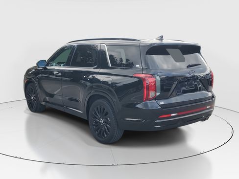 Used 2024 Hyundai Palisade Calligraphy image 5