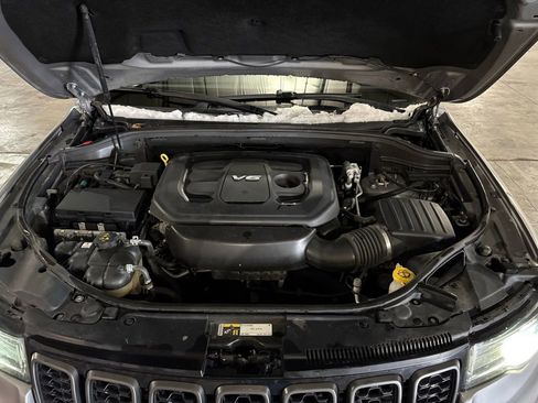 Used 2019 Jeep Grand Cherokee Trailhawk w/ Trailhawk Luxury Group image 17