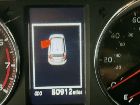 Used 2018 Toyota RAV4 SE w/ Power Extra Value Package image 19