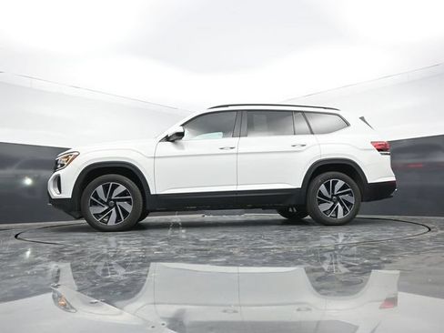 Used 2024 Volkswagen Atlas SE AWD/4WD image 46