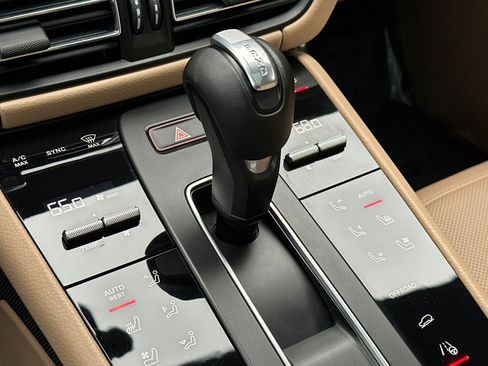 Used 2023 Porsche Macan image 22