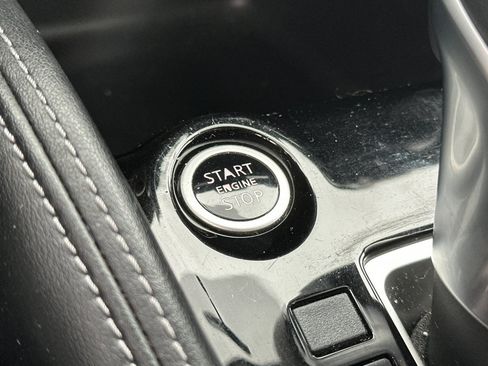 Used 2018 Nissan Kicks S image 32