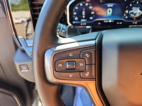 Used 2024 Chevrolet Silverado 1500 ZR2 w/ Technology Package image 29