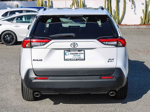 Used 2025 Toyota RAV4 XLE image 8