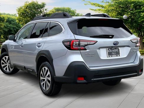 Certified 2025 Subaru Outback Premium image 4