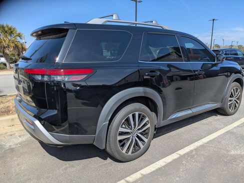 Certified 2024 Nissan Pathfinder Platinum image 6