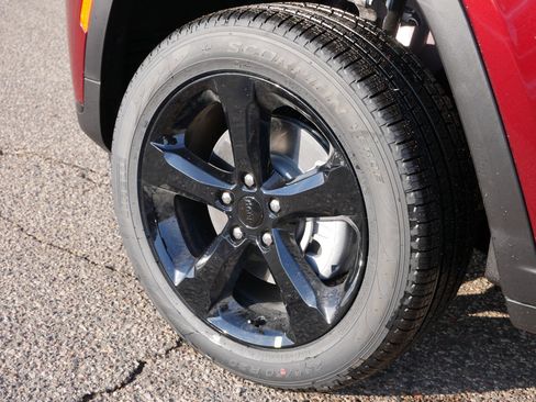 New 2025 Jeep Grand Cherokee L Limited w/ Black Appearance Package image 5