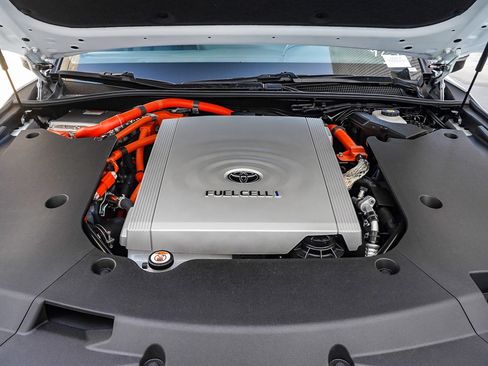 New 2026 Toyota Mirai RWD image 13