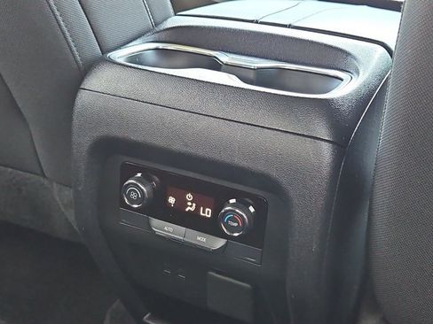 Used 2025 Chevrolet Traverse LT w/ Driver Confidence Package FWD image 23