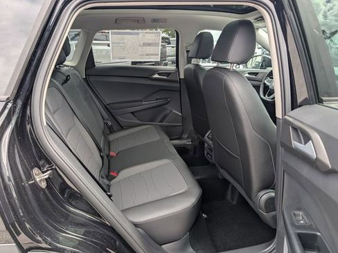 New 2026 Volkswagen Taos SE FWD image 17