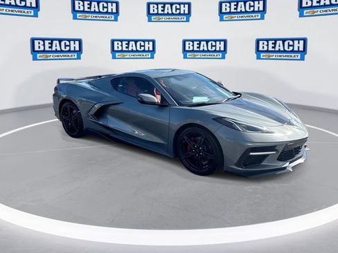 Used 2022 Chevrolet Corvette Stingray Coupe w/ Chrome Exterior Badge Package RWD image 2