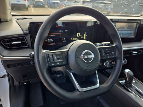 Used 2025 Nissan Kicks S FWD image 17