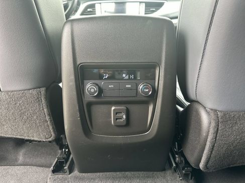 Certified 2024 Buick Enclave Essence FWD image 21