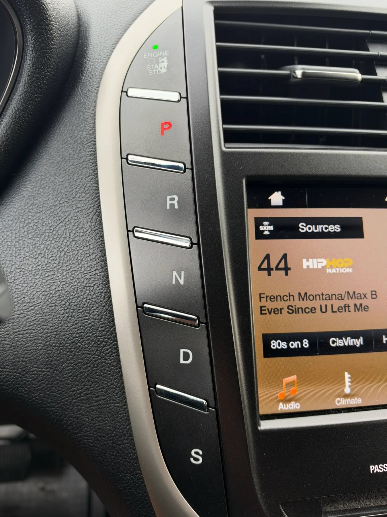 Used 2019 Lincoln MKC Select w/ Select Plus Package AWD/4WD image 16