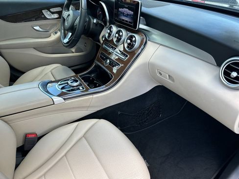 Used 2018 Mercedes-Benz C 300 Sedan image 16