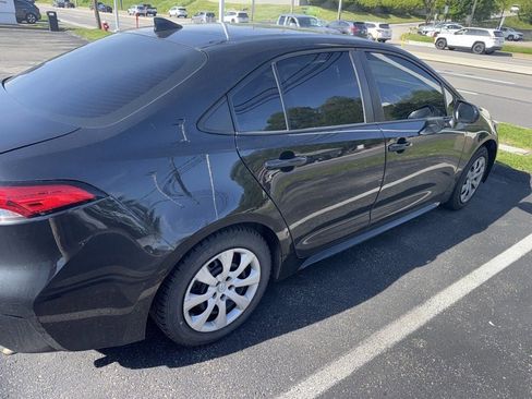 Used 2021 Toyota Corolla LE w/ Carpet Mat Package (TMS) FWD image 3