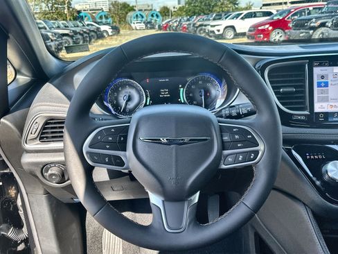 New 2026 Chrysler Pacifica Pinnacle image 16