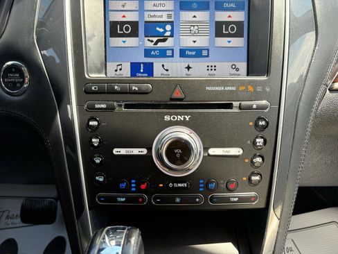 Used 2017 Ford Explorer Platinum AWD/4WD image 18