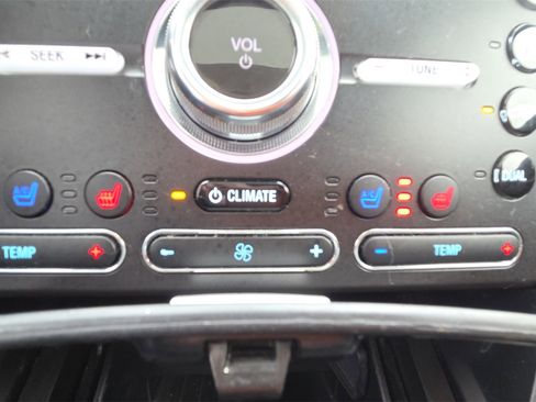 Used 2019 Ford Explorer Limited w/ Class III Trailer Tow Package image 35