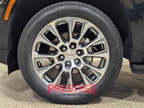 Used 2025 GMC Yukon XL Denali image 37