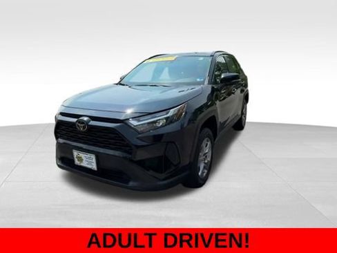 Used 2024 Toyota RAV4 XLE AWD/4WD image 2