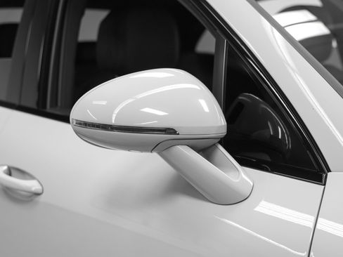 Certified 2024 Porsche Macan S image 14