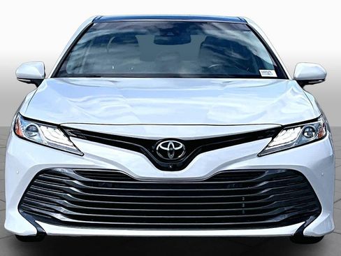 Used 2018 Toyota Camry XLE w/ Driver Assist Package FWD image 4