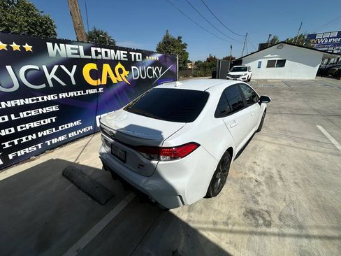 Used 2025 Toyota Corolla SE FWD image 9