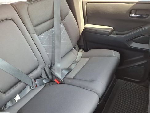 Used 2025 Nissan Frontier SV RWD image 18