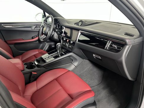 Certified 2023 Porsche Macan S image 20