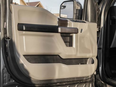 Used 2019 Ford F150 XLT image 45