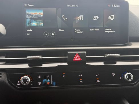 New 2026 Kia Sportage LX FWD image 23