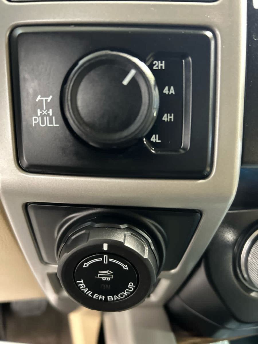 Used 2020 Ford F150 Lariat w/ Equipment Group 502A Luxury AWD/4WD image 6